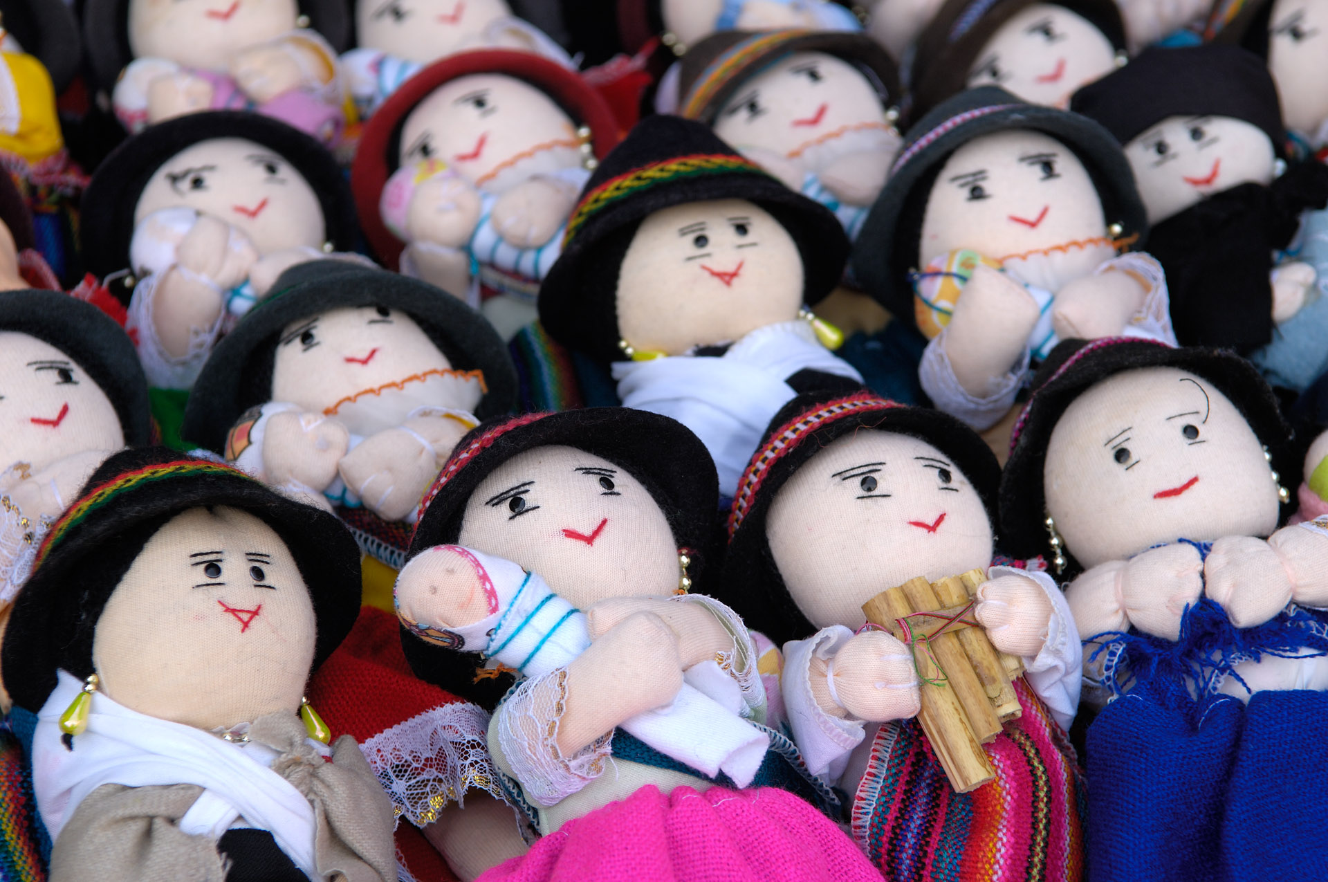 ECUADOR. OTAVALO. Mercado de artesanía. Kamaleon Viajes